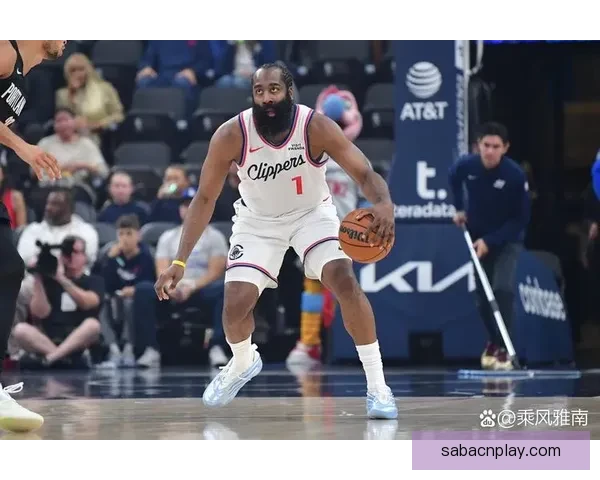 哈登关键时刻挺身而出率队六人得分上双锁定胜利