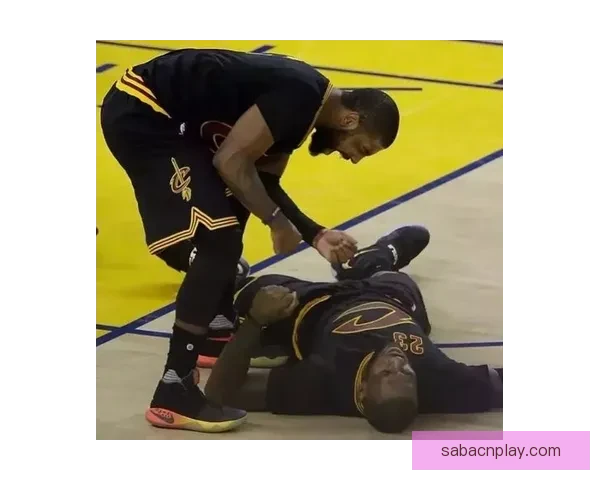 13周年回望詹姆斯死亡隔扣特里名场面招牌庆祝动作就此封神瞬间